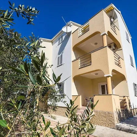 - Mulo 5951e Apartment *
