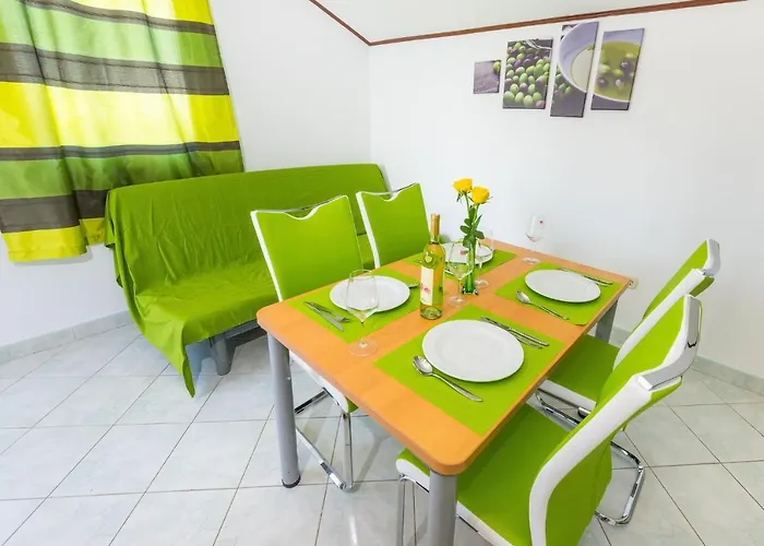 - Mulo 5951e Apartman Vrsi