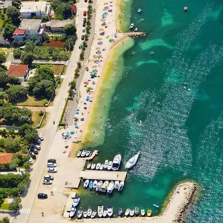 - Mulo 5951e Apartman *