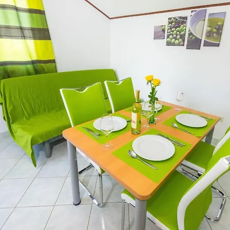 - Mulo 5951e Apartman Vrsi
